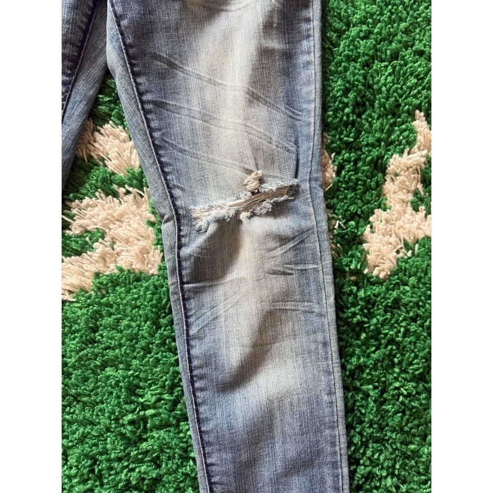 Almost Famous Junior Girls Distressed Blue Denim Jeans Rhinestone Pockets Size 5 - Picture 5 of 11